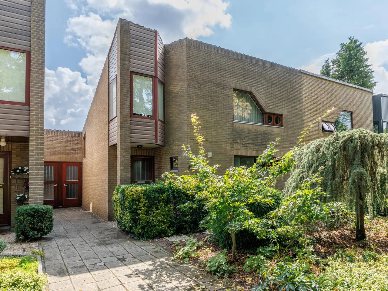 Tussenwoning te koop: Schietbaanweg 147, Twekkelerveld Enschede