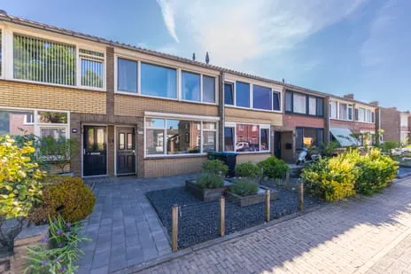 Tussenwoning te koop: Schievestraat 70, Het Grieth Zevenaar