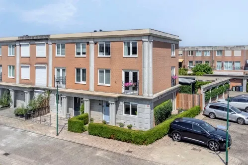 Corner house for sale: Schijfmos 39, Mossen Houten