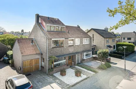 Twee-onder-één-kap te koop: Schijfstraat 50, Teteringen Teteringen
