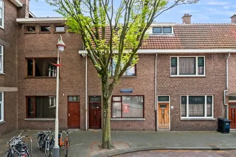 Tussenwoning te koop: Schlegelstraat 104, Laakkwartier-Oost 'S-Gravenhage