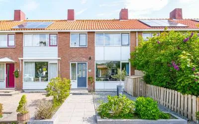Tussenwoning te koop: Schoenerstraat 11, Schepenbuurt Den Helder