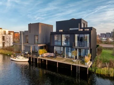 Vrijstaande woning te koop: Schokkerjachtdijk 9, Steigereiland-Noord Amsterdam
