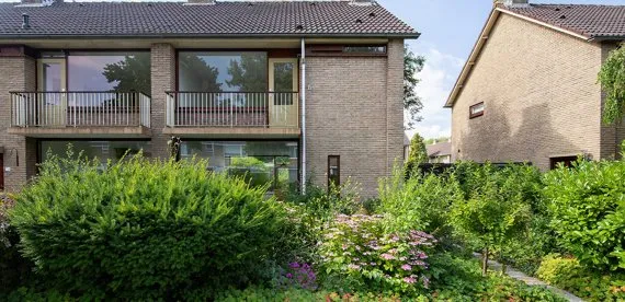 Hoekwoning te huur: Schokkerlaan 20, Zaandam