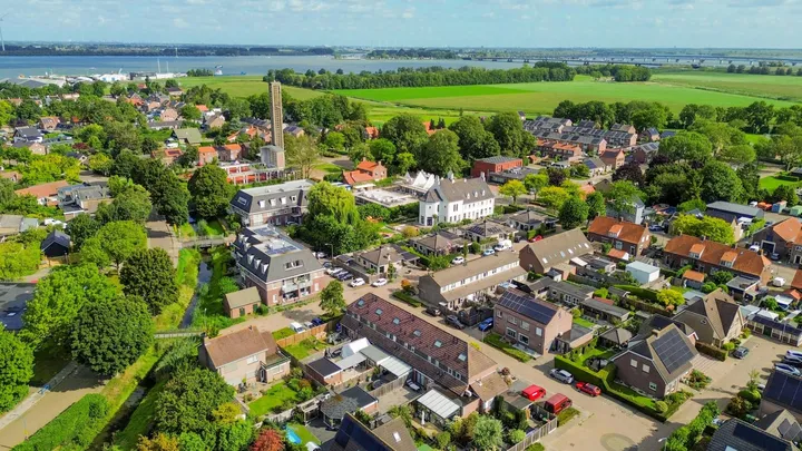 Vrijstaande woning te koop: Schokkerstraat 39, Moerdijk Moerdijk