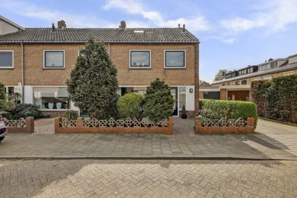 Hoekwoning te koop: Schokkingstraat 1, Katwijk