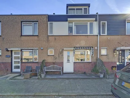 Tussenwoning te koop: Scholekster 14, Bleyenburg De Lier