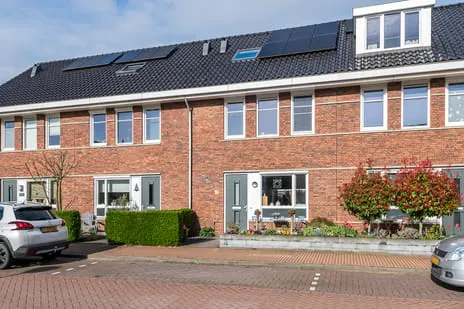 Tussenwoning te koop: Scholekster 20, Verspreide huizen Maurik Maurik