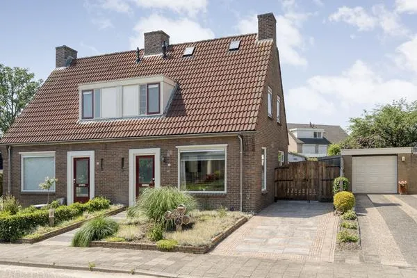 Twee-onder-één-kap te koop: Scholtensstraat 14, Nieuw Heeten Kern Nieuw Heeten