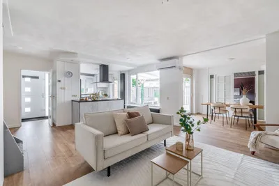Tussenwoning te koop: Schönbergweg 82, Muziekwijk Z.-West Almere