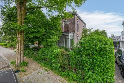 Vrijstaande woning te koop: Schonenbergsingel 20, Velp-Noord boven spoorlijn Velp