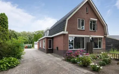 Twee-onder-één-kap te koop: Schooldijk 28, Nieuw-Amsterdam-Centrum Nieuw-Amsterdam
