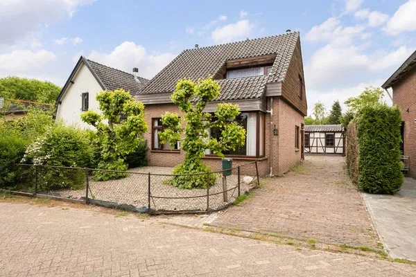Vrijstaande woning te koop: Schooldwarsweg 31, Austerlitz Austerlitz