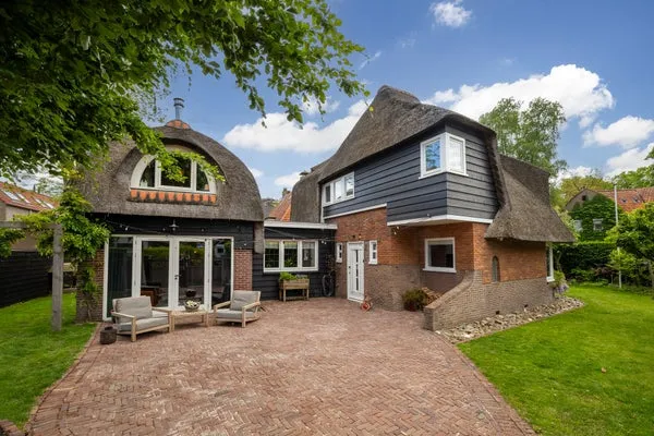 Hoekwoning te koop: Schoolpad 6, Omloop Laren