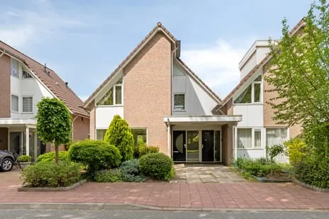 Twee-onder-één-kap te koop: Schoolplein 8, Dorp Warnsveld Warnsveld