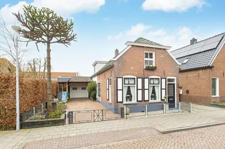 Twee-onder-één-kap te koop: Schoolstraat 1, Rossum Rossum (Ge)