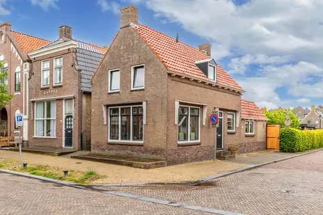 Vrijstaande woning te koop: Schoolstraat 1, Workum Workum
