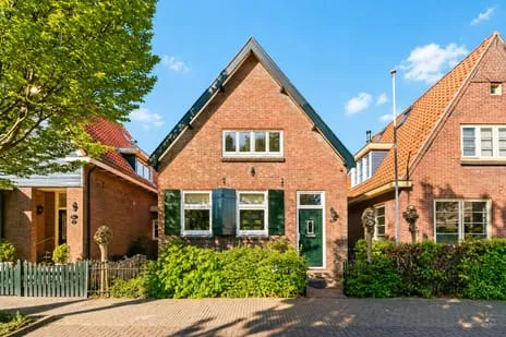 Twee-onder-één-kap te koop: Schoolstraat 10, Centrum Aalsmeer