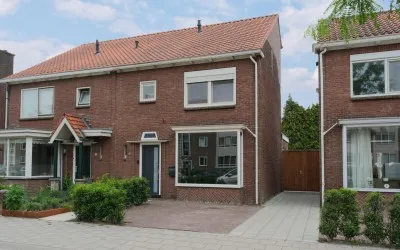 Twee-onder-één-kap te koop: Schoolstraat 106, Ossenkoppelerhoek Midden Noord Almelo