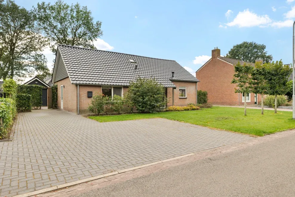 Vrijstaande woning te koop: Schoolstraat 12, Schoonloo