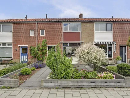 Tussenwoning te koop: Schoolstraat 14, Bleyenburg De Lier