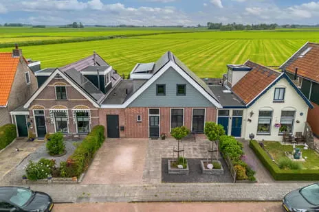 Tussenwoning te koop: Schoolstraat 18, Burgwerd Burgwerd