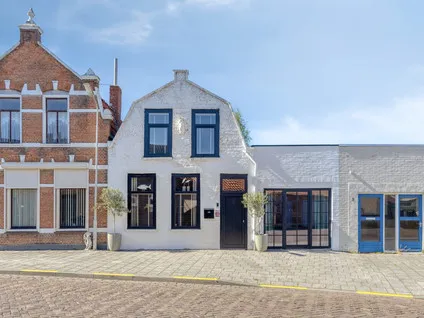 Tussenwoning te koop: Schoolstraat 2, Oostburg