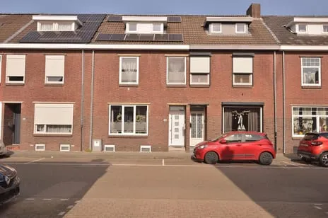 Tussenwoning te koop: Schoolstraat 28, Spekholzerheide Kerkrade