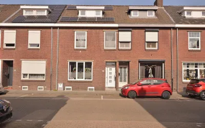 Tussenwoning te koop: Schoolstraat 28, Spekholzerheide Kerkrade