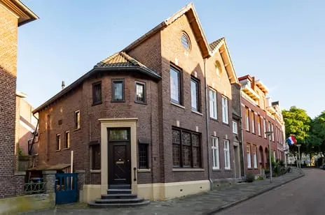 Corner house for sale: Schoolstraat 3, Lindeveld Heerlen