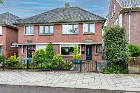 Vrijstaande woning te koop: Schoolstraat 42, Ossenkoppelerhoek Midden Noord Almelo
