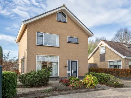 Vrijstaande woning te koop: Schoolstraat 57, Stellendam west Stellendam