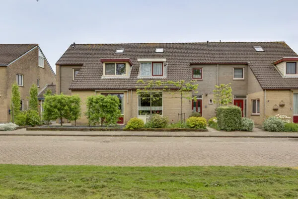 Tussenwoning te koop: Schoolstraat 7, Luttelgeest-woonkern Luttelgeest