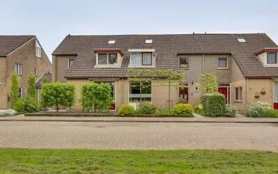Tussenwoning te koop: Schoolstraat 7, Luttelgeest-woonkern Luttelgeest