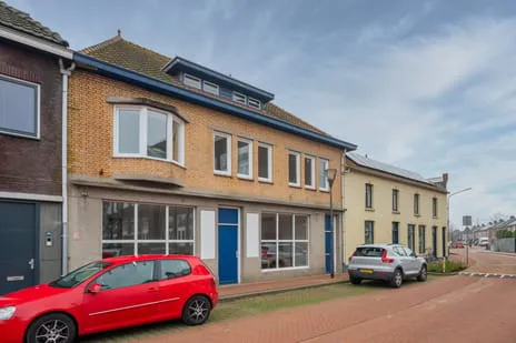 Tussenwoning te koop: Schoolstraat 9, De Riet Horst