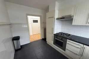 Huurwoning: Schoolstraat in Voorschoten - €2.100 per maand