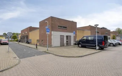 Tussenwoning te koop: Schoolwerf 210, Schoolwerf Almere
