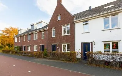 Tussenwoning te koop: Schoonenburg 216, De Burgen Ede