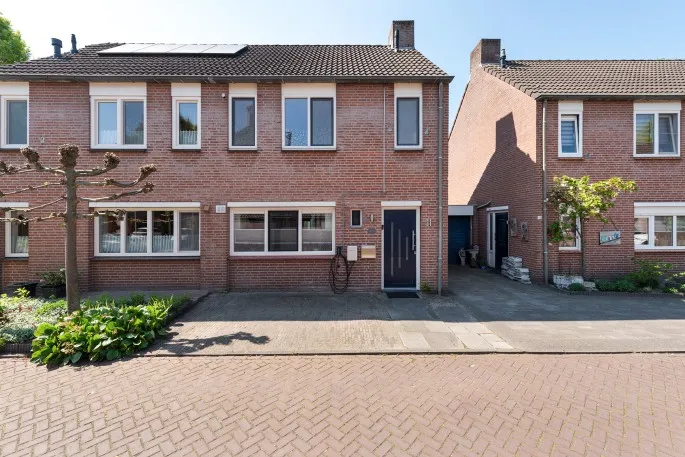 Tussenwoning te koop: Schoorveken 41, Wolfsweide Rijen