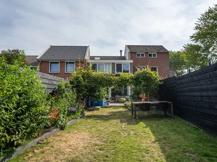 Tussenwoning te koop: Schoorwal 3, Den Burg Den Burg