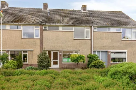Terraced house for sale: Schopenhauerstraat 161, Sprenkelaar Apeldoorn