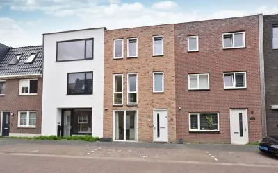 Tussenwoning te koop: Schotlandstraat 57, Europakwartier W.-Noord Almere