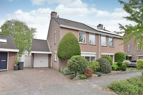 Twee-onder-één-kap te koop: Schout 95, De Fortlanden Naarden