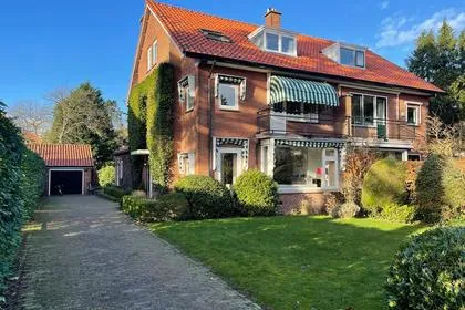 Twee-onder-één-kap te huur: Schout bij Nacht Doormanlaan 27, Drie Papegaaien Wassenaar