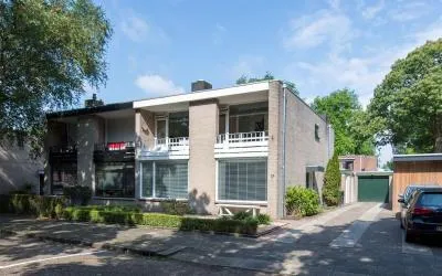 Tussenwoning te koop: Schout Crillaertstraat 17, Burgemeestersbuurt Tilburg