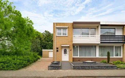 Corner house for sale: Schout Offermanstraat 49, Tegelarijeveld-Broekhin Roermond