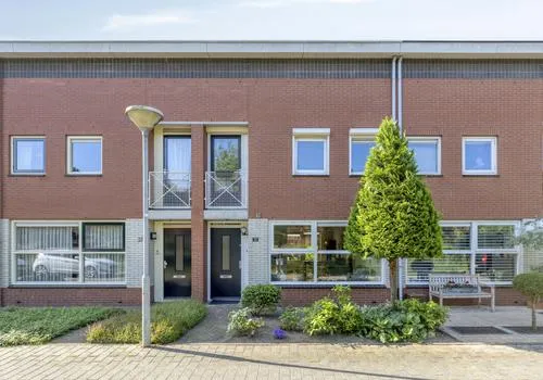 Tussenwoning te koop: Schout van der Dussensingel 39, Maasoever 'S-Hertogenbosch