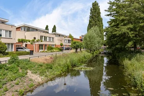 Tussenwoning te koop: Schout van der Dussensingel 5, Maasoever 'S-Hertogenbosch