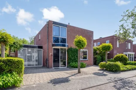 Vrijstaande woning te koop: Schout van Lyndenstraat 7, Maasoever 'S-Hertogenbosch
