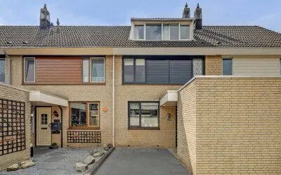 Tussenwoning te koop: Schout Wouterszpad 12, Hoogvliet Zuid Hoogvliet Rotterdam